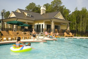 ORIGINAL_fpboyrunningtoinnertubelores